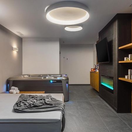 Hotel Vittoria - Ricarica L'Anima Dimaro Luaran gambar