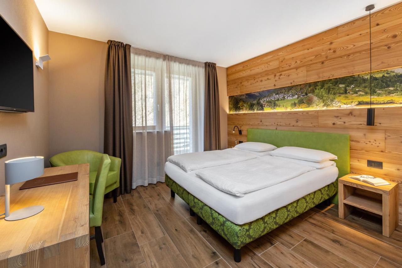 Hotel Vittoria - Ricarica L'Anima Dimaro Luaran gambar
