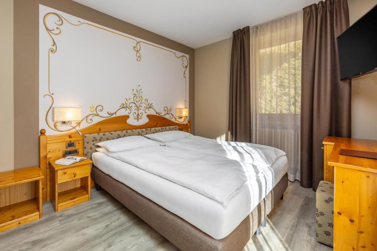 Hotel Vittoria - Ricarica L'Anima Dimaro Luaran gambar