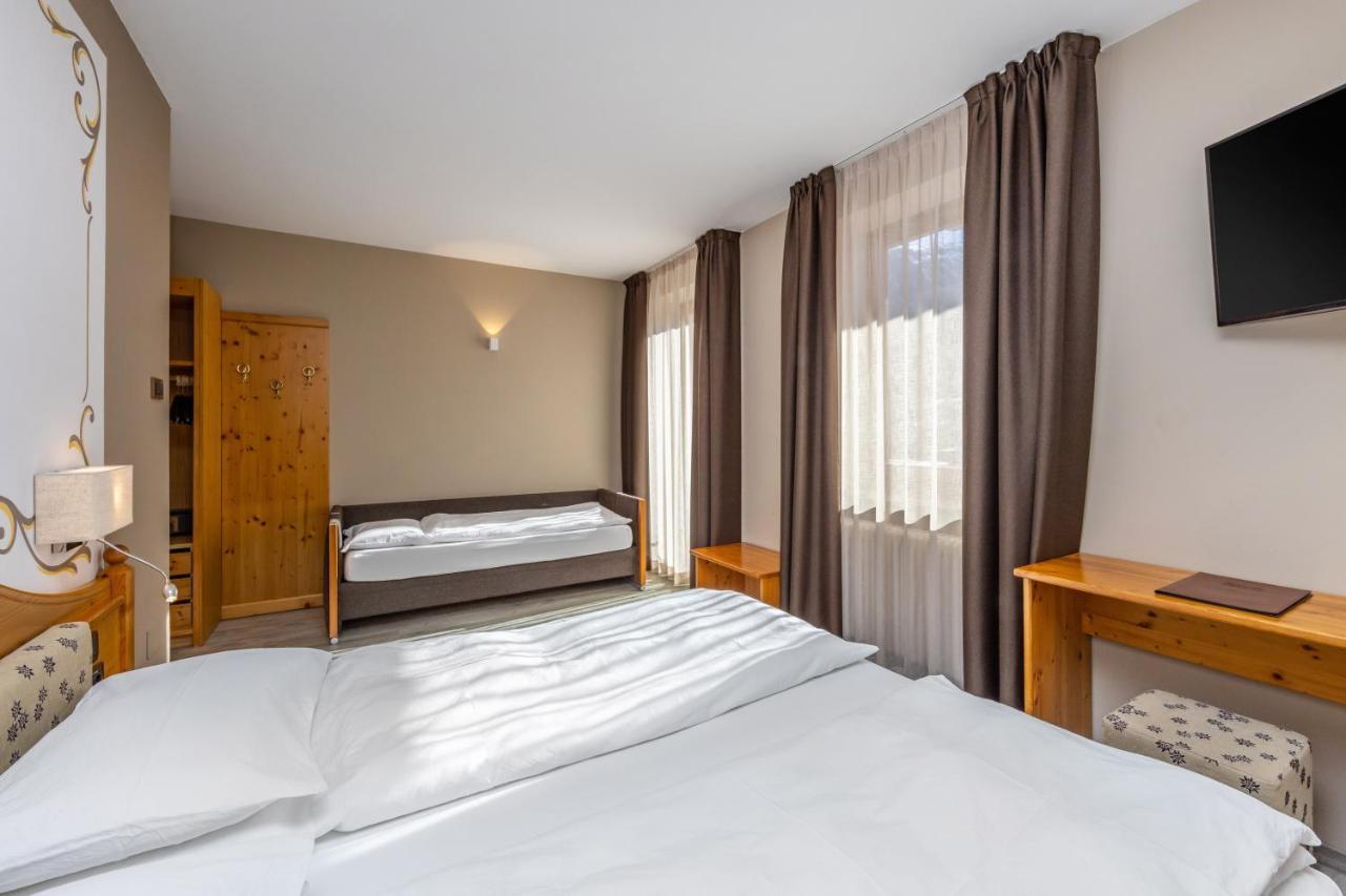 Hotel Vittoria - Ricarica L'Anima Dimaro Luaran gambar