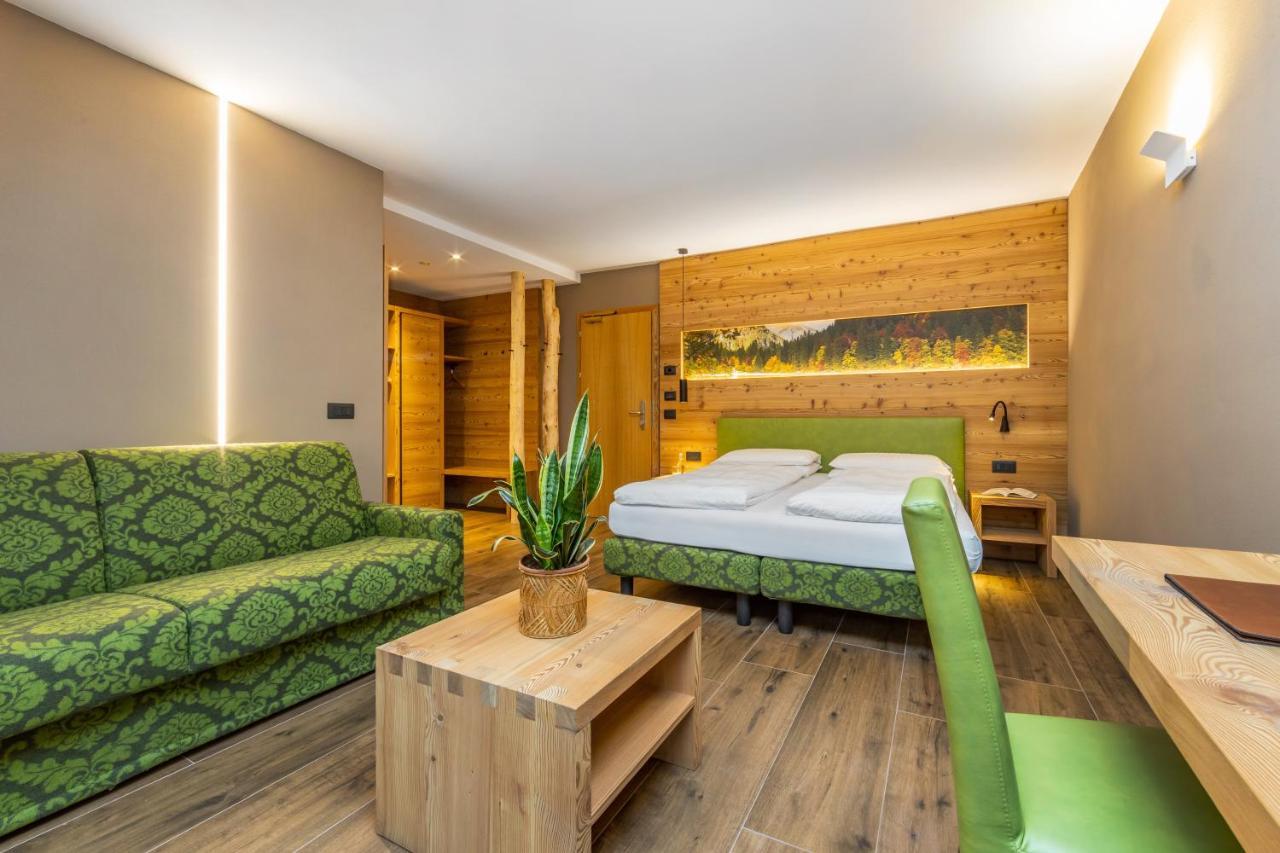 Hotel Vittoria - Ricarica L'Anima Dimaro Luaran gambar