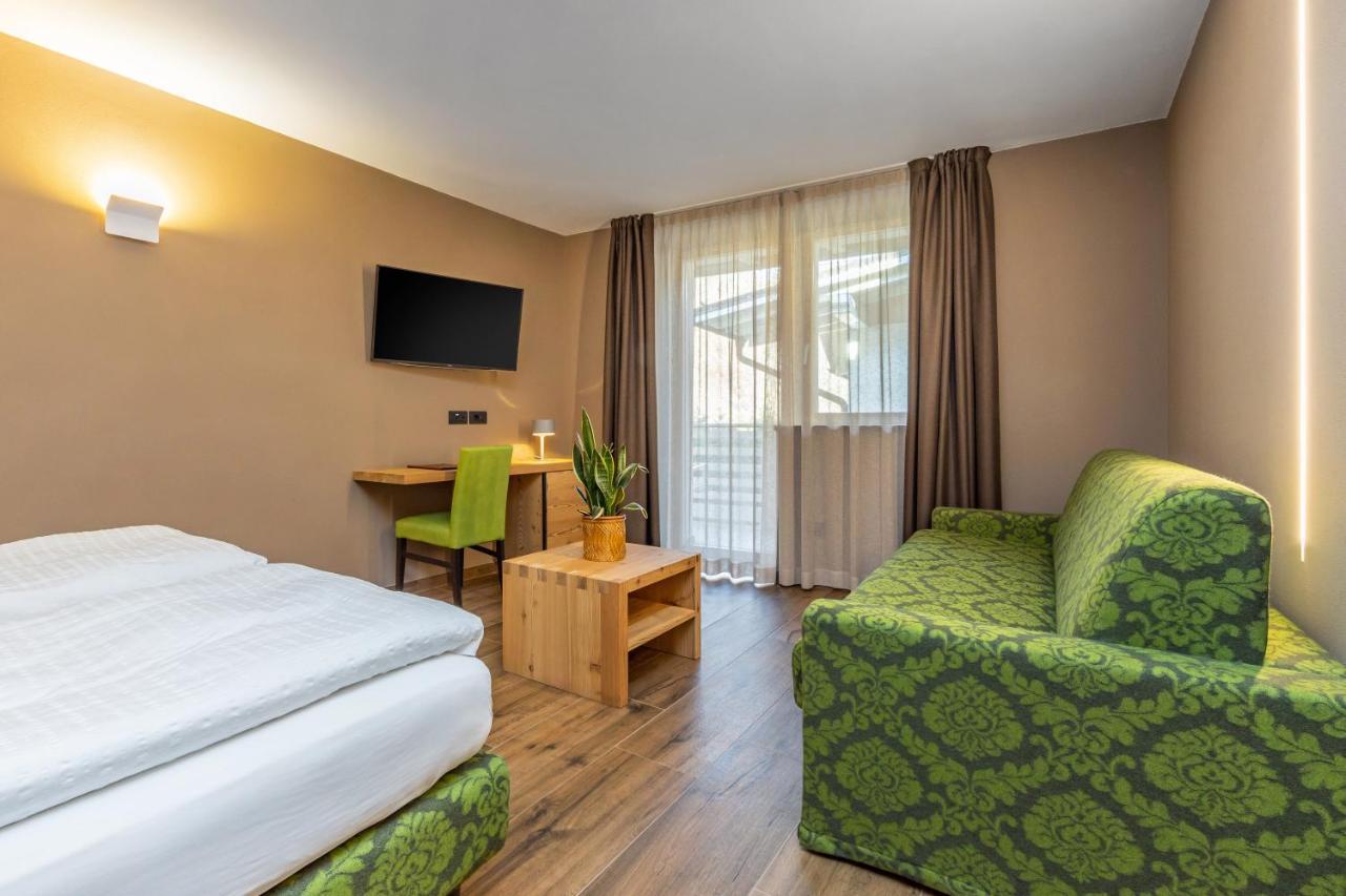 Hotel Vittoria - Ricarica L'Anima Dimaro Luaran gambar