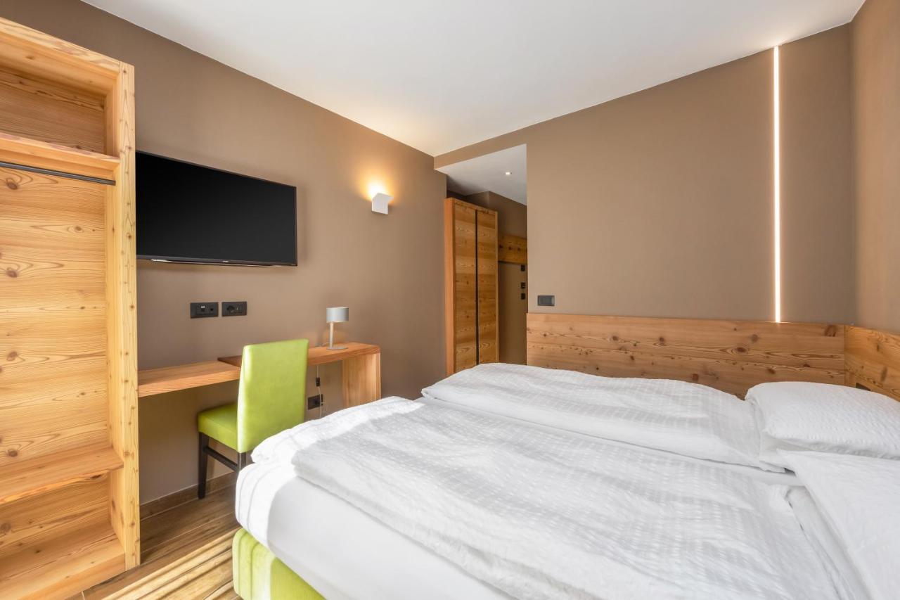 Hotel Vittoria - Ricarica L'Anima Dimaro Luaran gambar