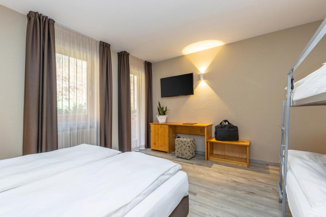 Hotel Vittoria - Ricarica L'Anima Dimaro Luaran gambar