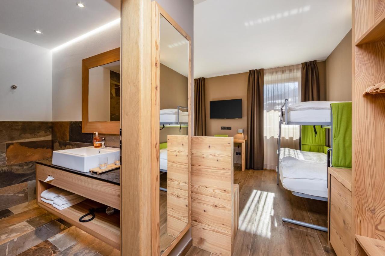 Hotel Vittoria - Ricarica L'Anima Dimaro Luaran gambar