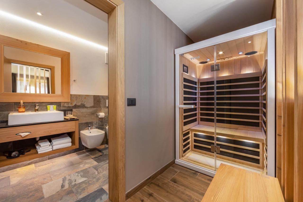 Hotel Vittoria - Ricarica L'Anima Dimaro Luaran gambar