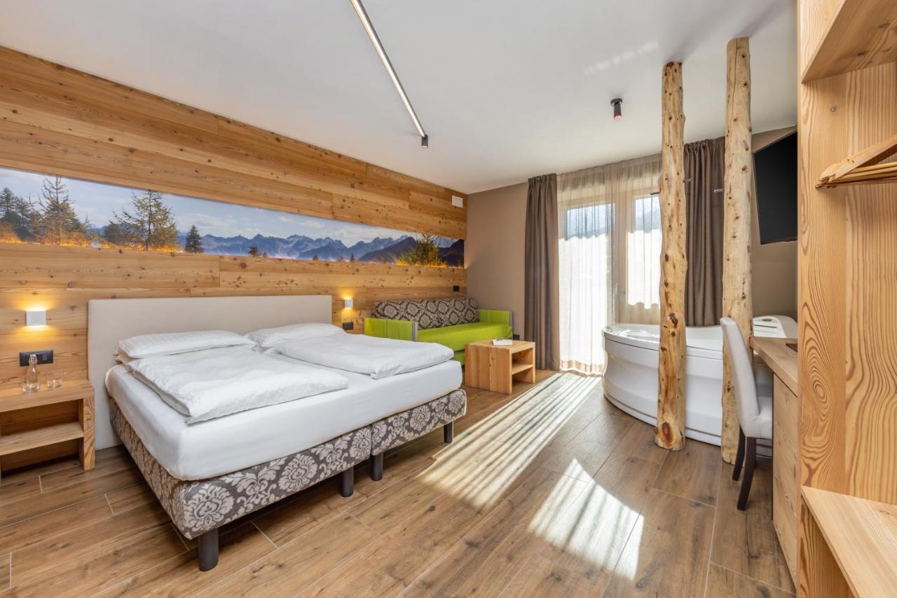 Hotel Vittoria - Ricarica L'Anima Dimaro Luaran gambar