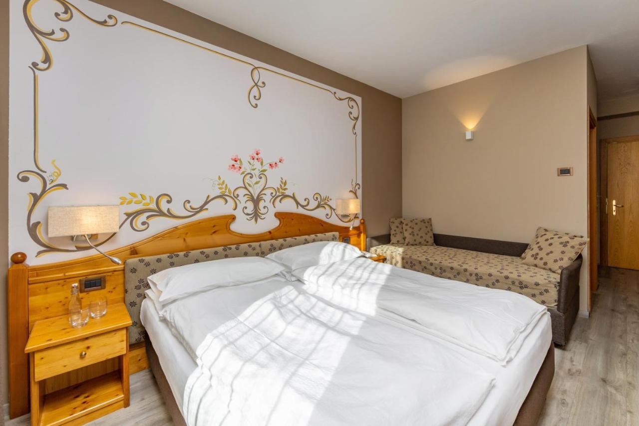 Hotel Vittoria - Ricarica L'Anima Dimaro Luaran gambar