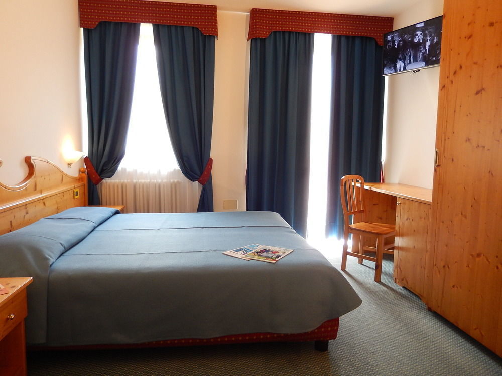 Hotel Vittoria - Ricarica L'Anima Dimaro Luaran gambar