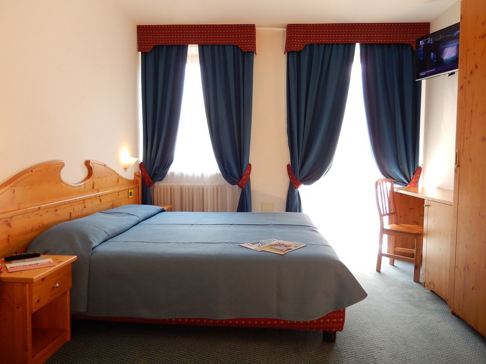 Hotel Vittoria - Ricarica L'Anima Dimaro Luaran gambar