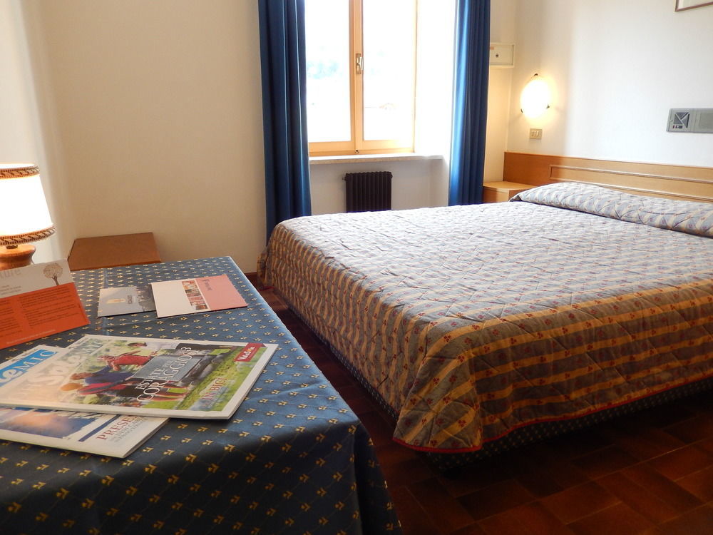 Hotel Vittoria - Ricarica L'Anima Dimaro Luaran gambar